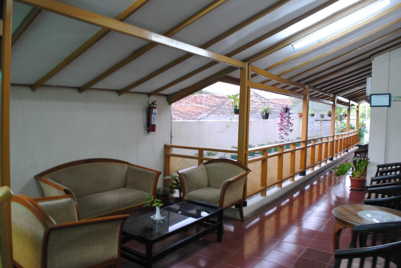 Hotel Wisata Baru Serang Luaran gambar