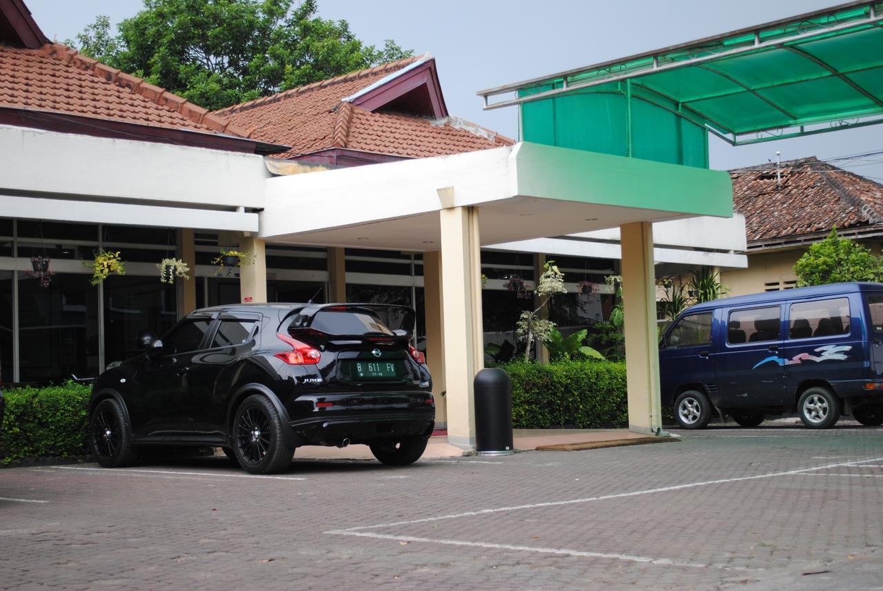 Hotel Wisata Baru Serang Luaran gambar